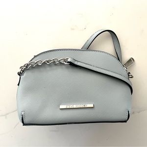 STEVE MADDEN•light grey faux leather crossbody EUC